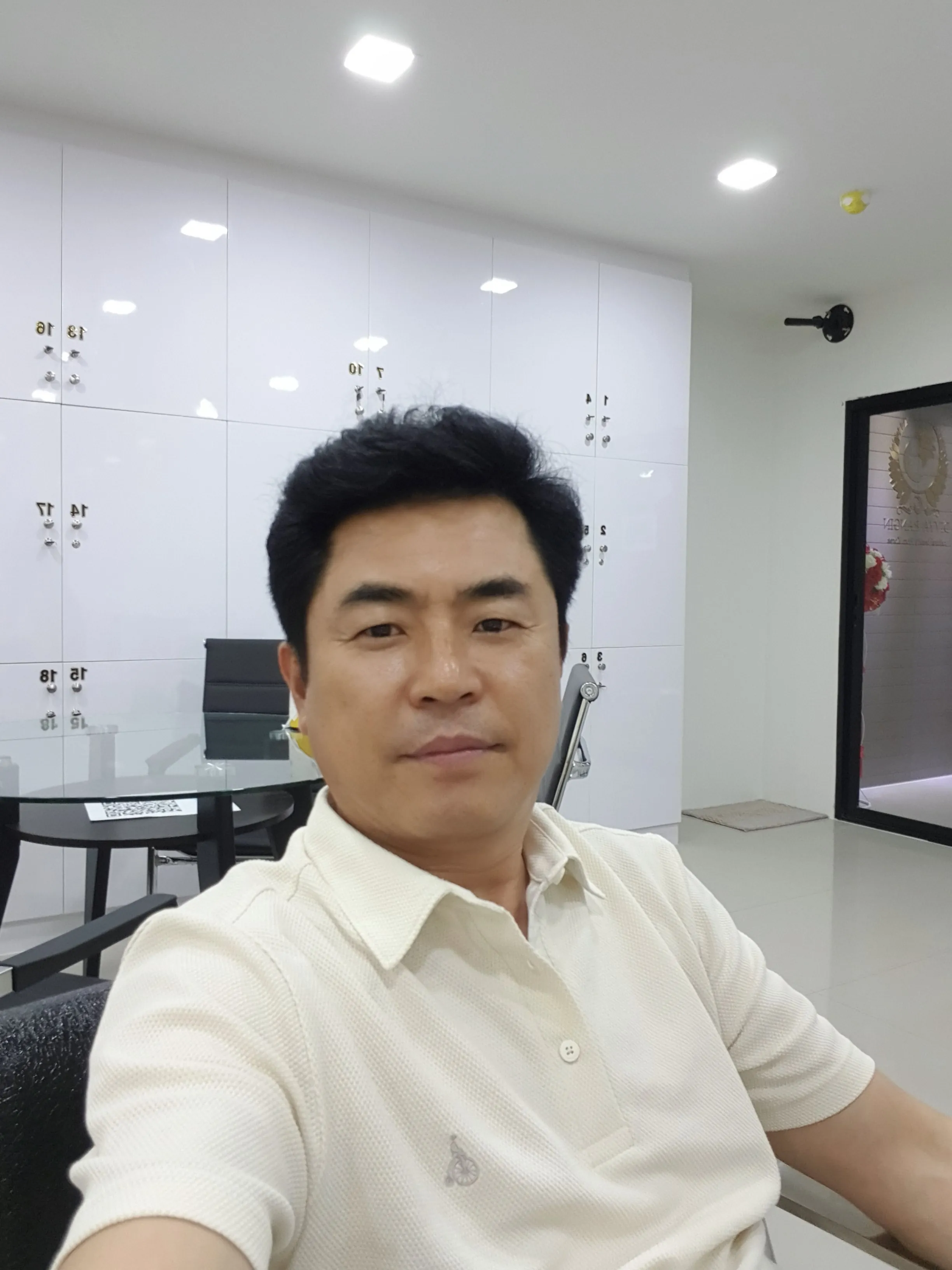 시술 전 — 얼굴 점제거