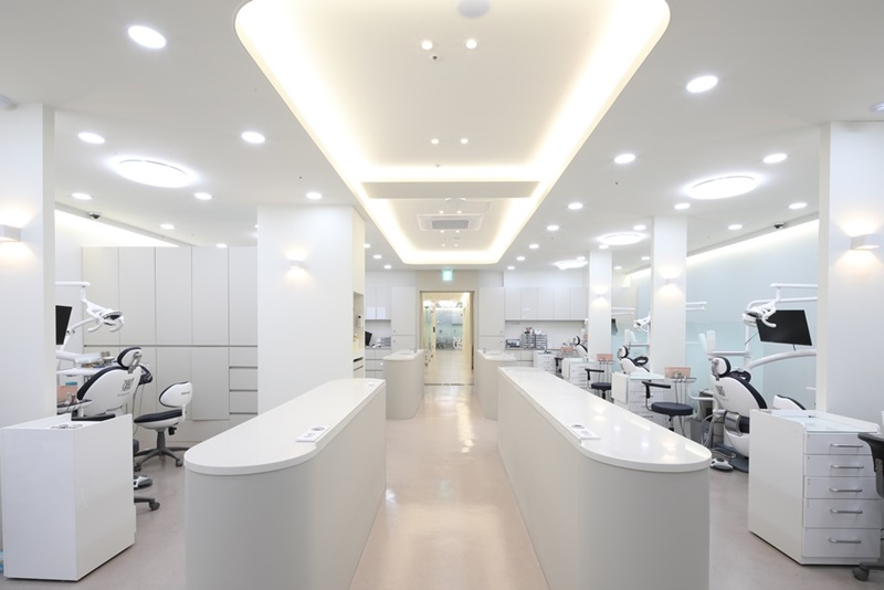 똑똑플란트치과의원 병원 정보 이미지