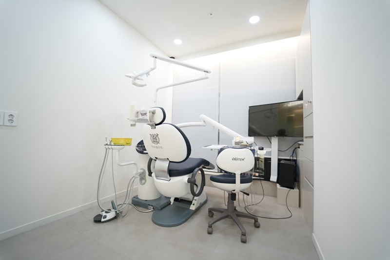 똑똑플란트치과의원 병원 정보 이미지