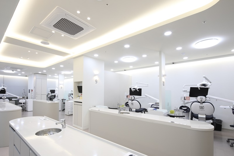 똑똑플란트치과의원 병원 정보 이미지