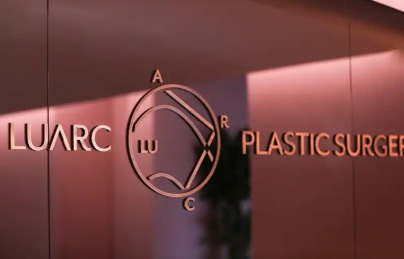 Ruoak Plastic Surgery 2
