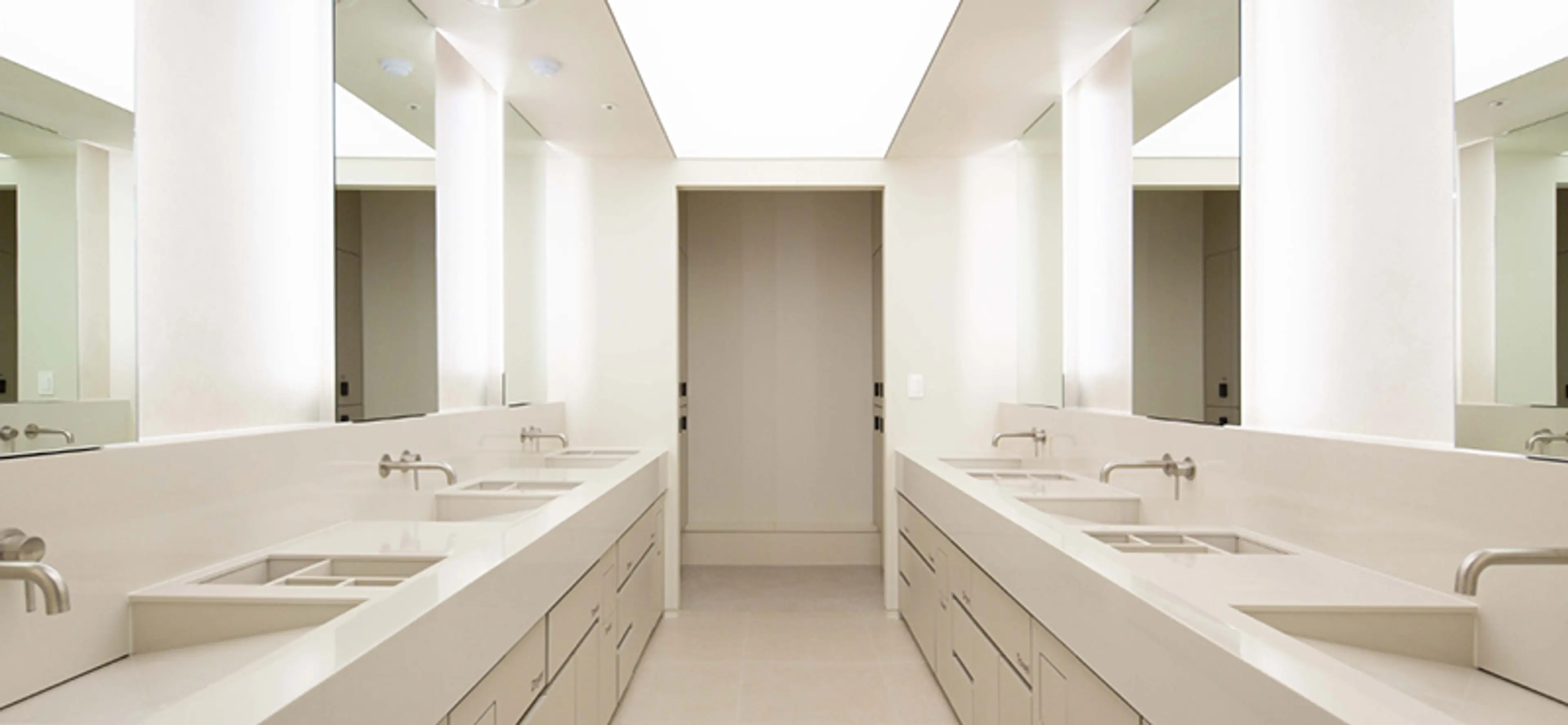 유앤아이의원 명동점 - 3