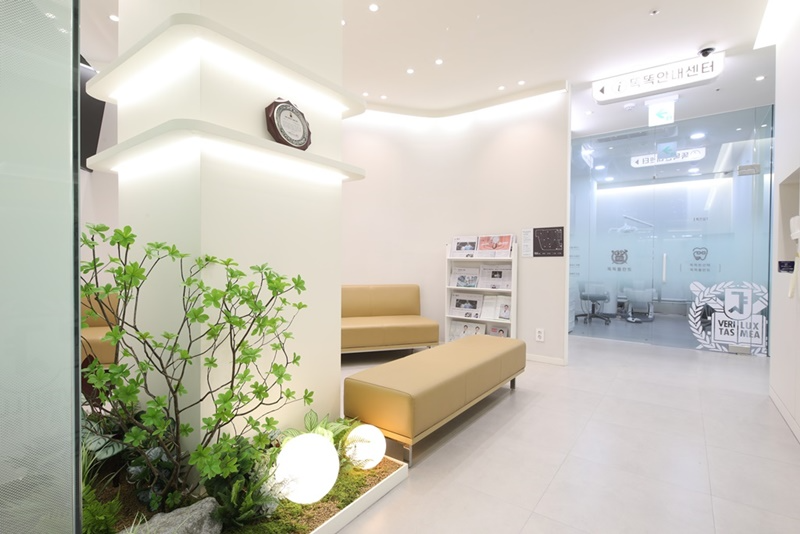 똑똑플란트치과의원 병원 정보 이미지