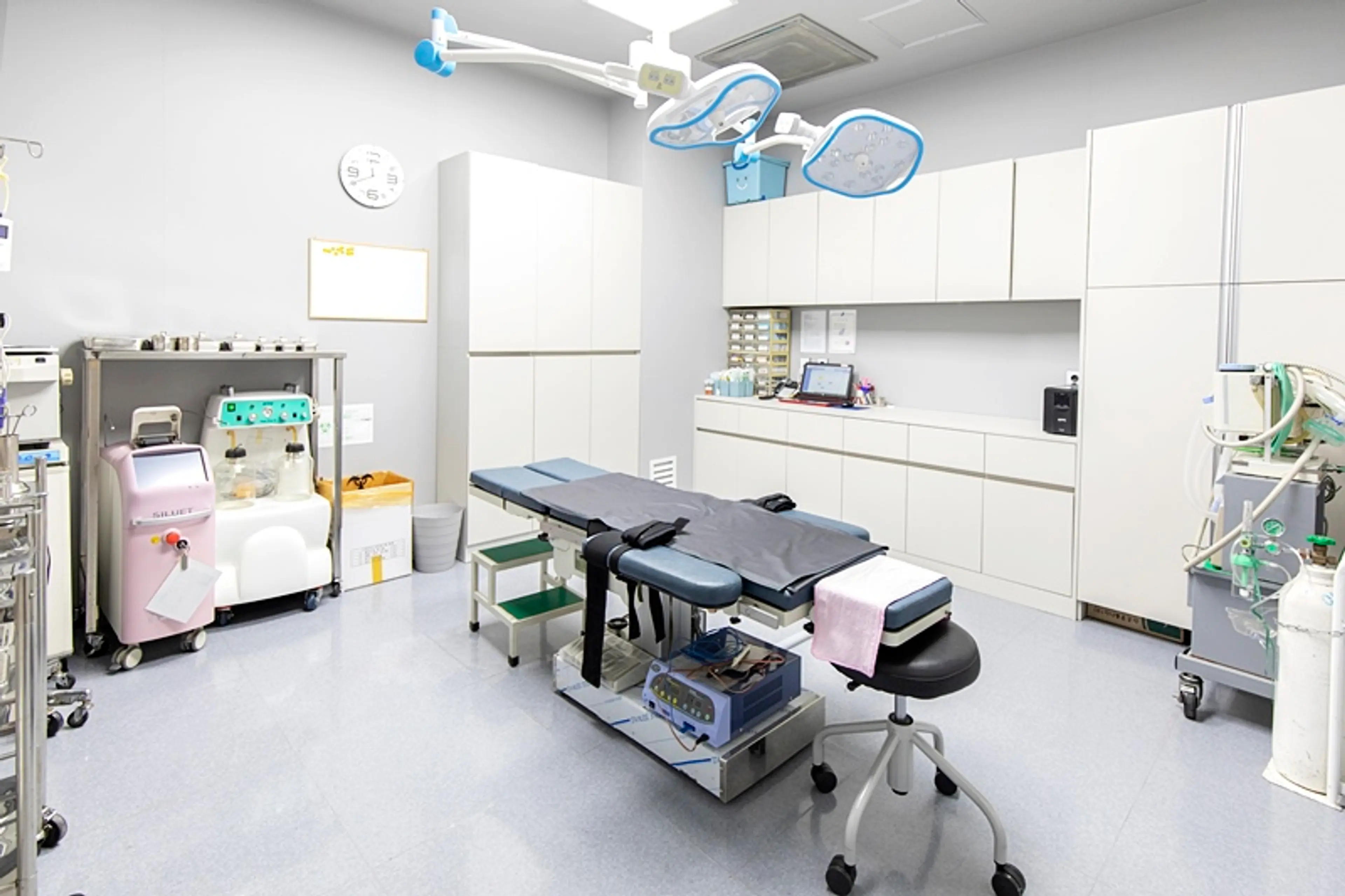 더업성형외과의원 - 14