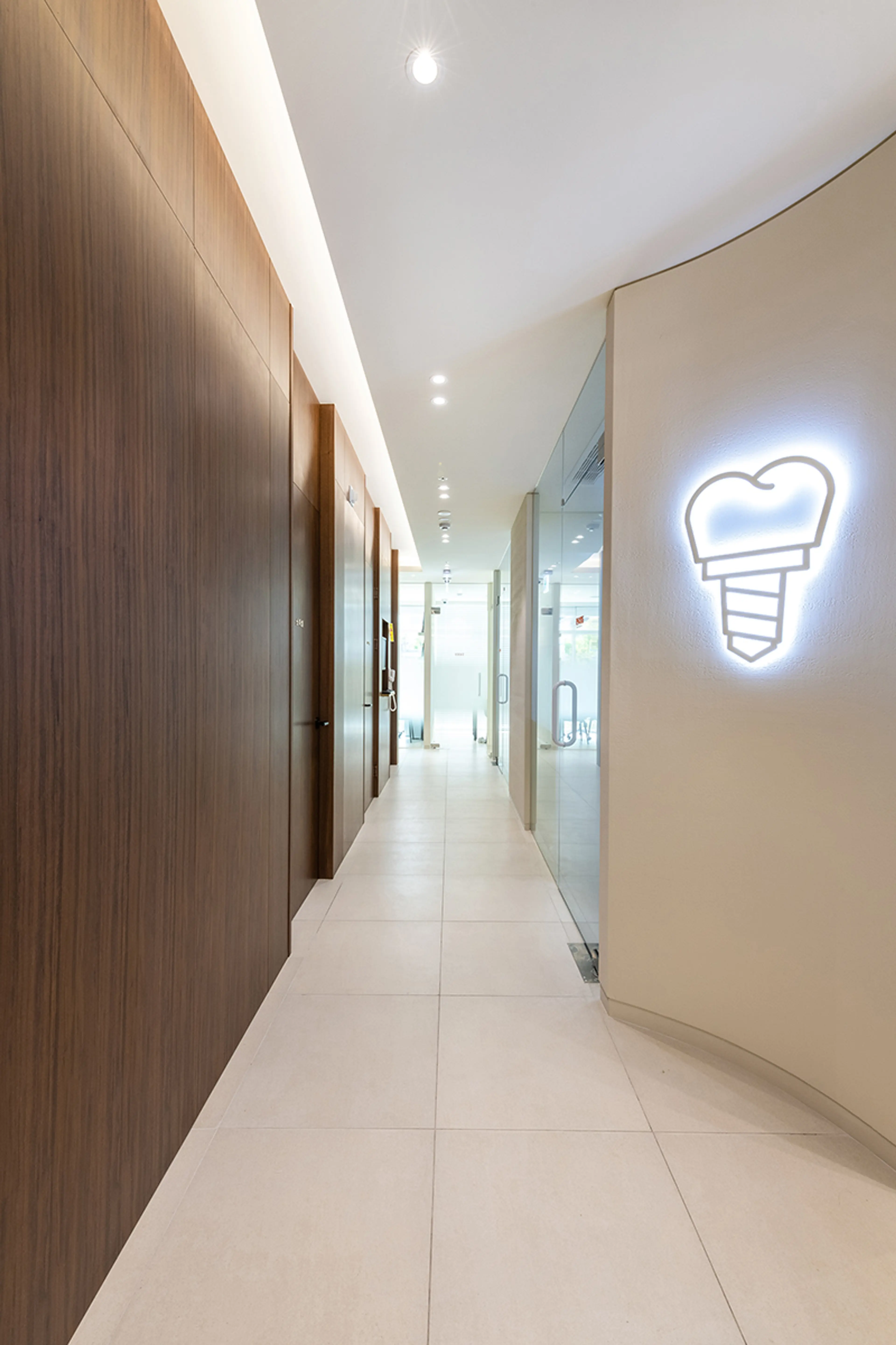 연세힐치과의원 - 16