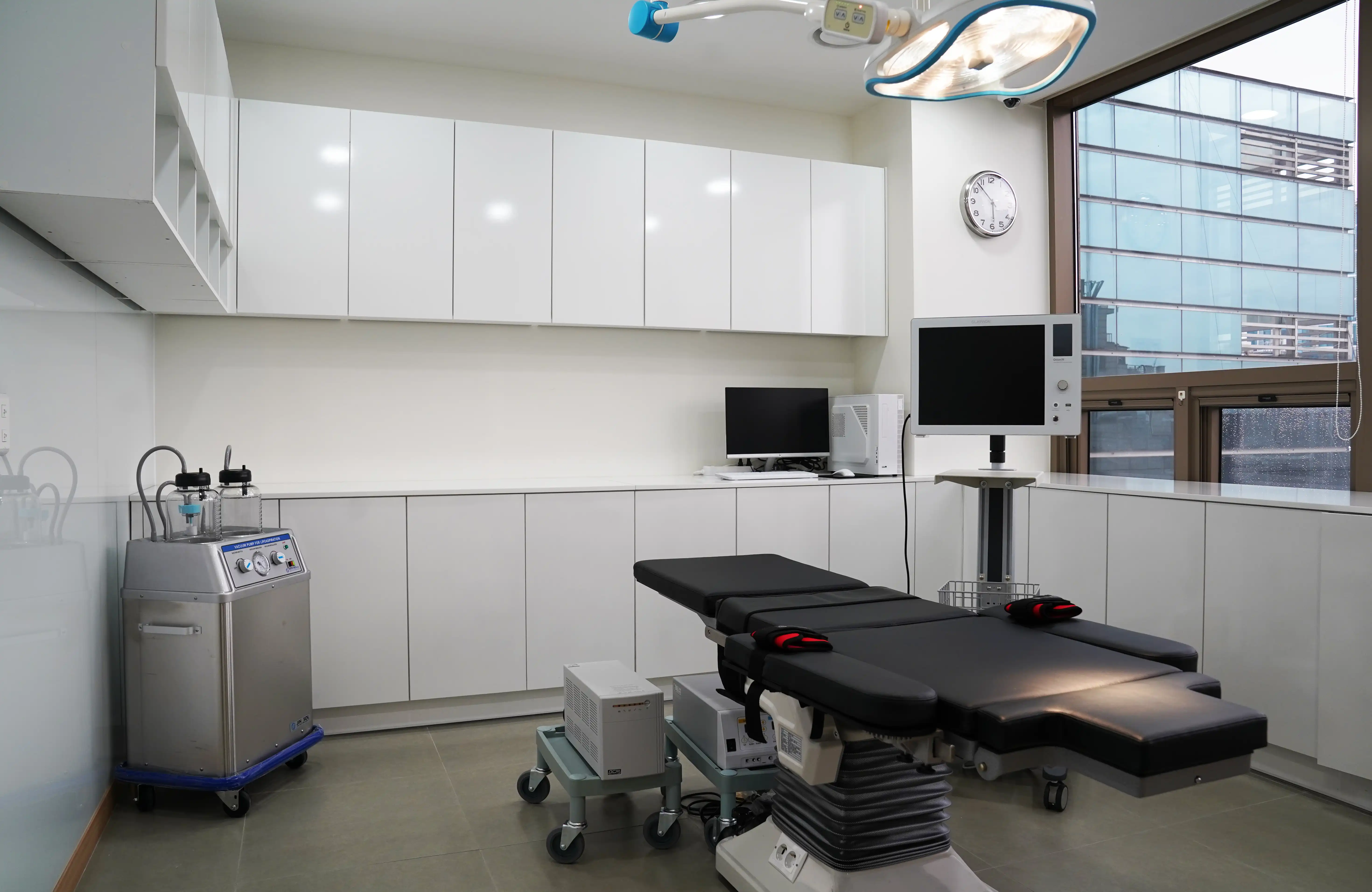 우아인성형외과의원 6