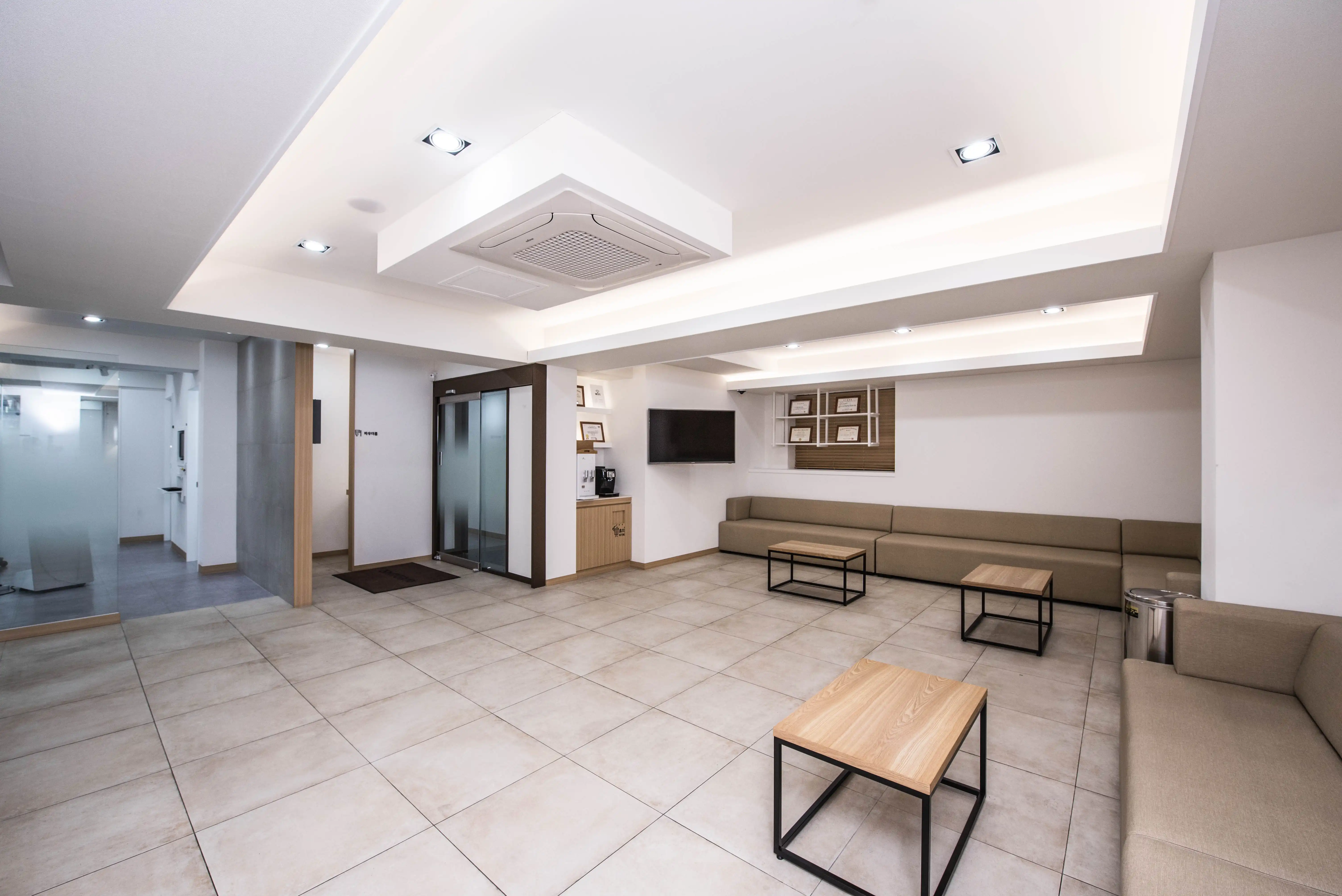 Light Dental Clinic 1