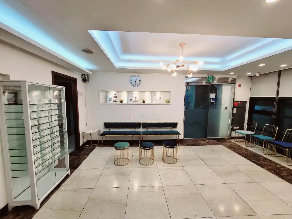 SKY Dental Clinic 9
