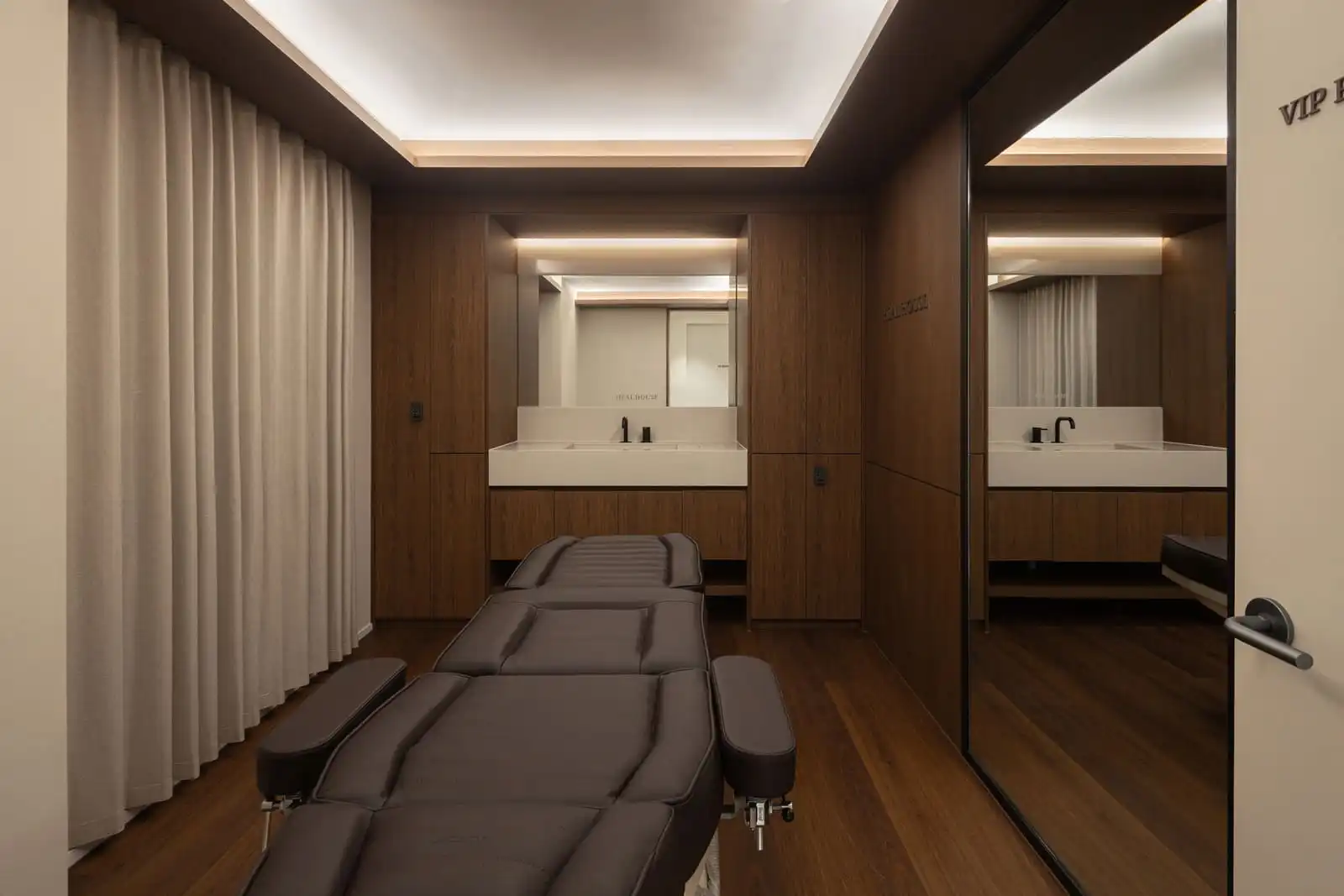 Hillhouse Dermatology Daegu Branch 16