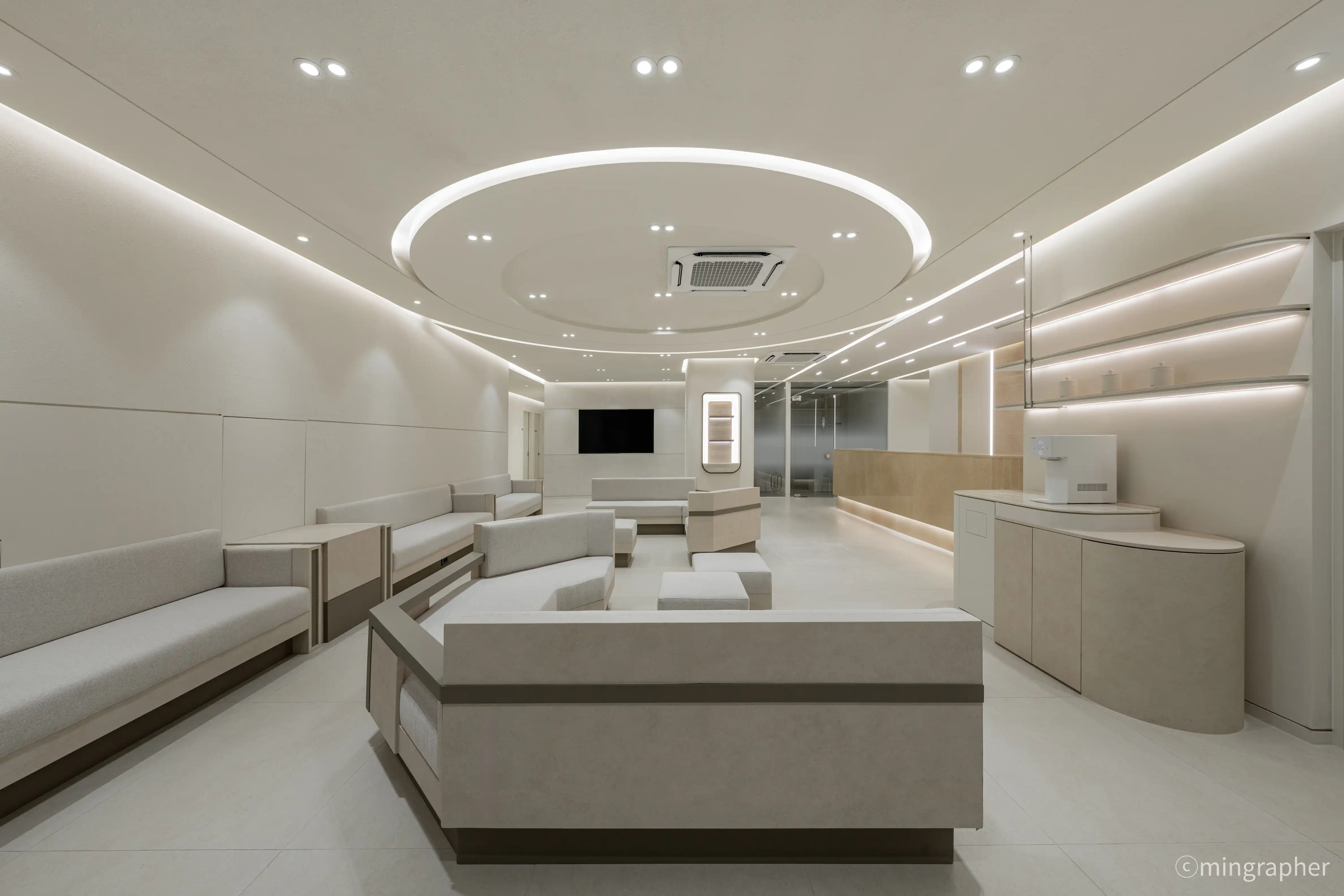 Suyeong J Dermatology Clinic 1